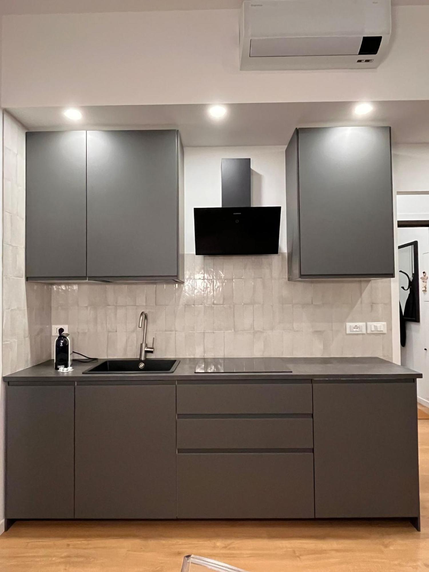 Trieste Centrale Luxury Apartament In Stile Moderno Buitenkant foto
