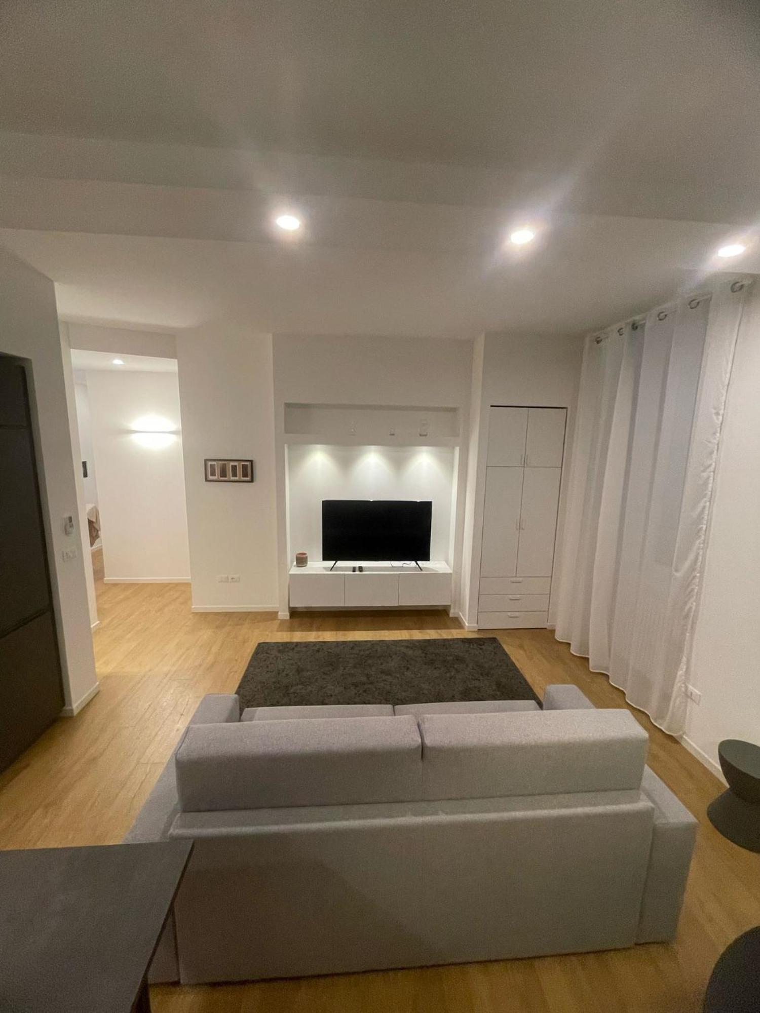 Trieste Centrale Luxury Apartament In Stile Moderno Buitenkant foto